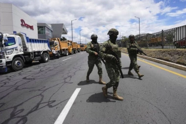 POKUŠAJ ATENTATA NA PREDSEDNIKA: Uhapšeno pet osoba - vlast strahuje od eskalacije protesta! (VIDEO)