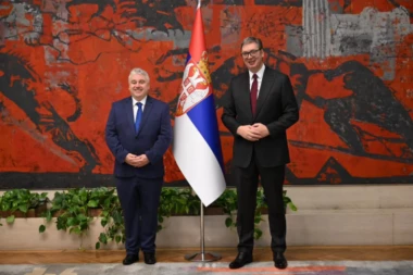 VUČIĆ PRIMIO AKREDITIVNA PISMA OD AMBASADORA IRSKE: "Jasan signal posvećenosti daljem razvoju naših odnosa i praktične saradnje!" (FOTO)