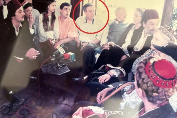 ISPLIVALA FOTOGRAFIJA ZDRAVKA ŠOTRE SA SNIMANJA ZONE ZAMFIROVE! Sve legenda do legende!