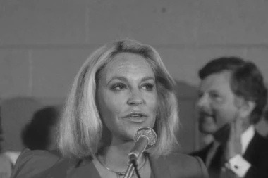 ŽIVOT JOJ OBELEŽILE SLAVA I VELIKE TRAGEDIJE! Umrla Džoan Kenedi!