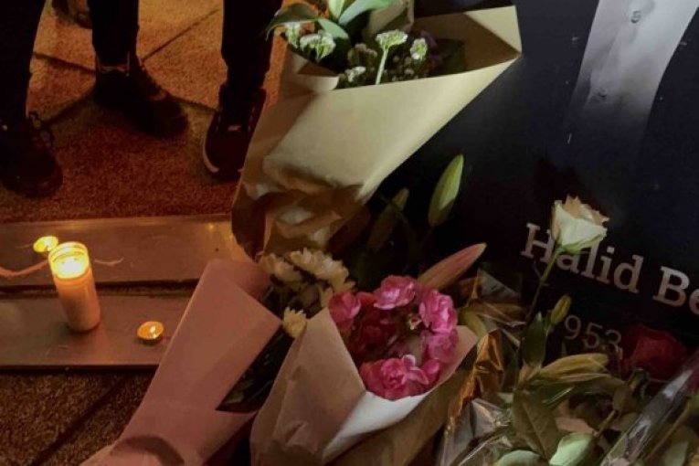 Građani doneli cveće kako bi se oprostili od Halida