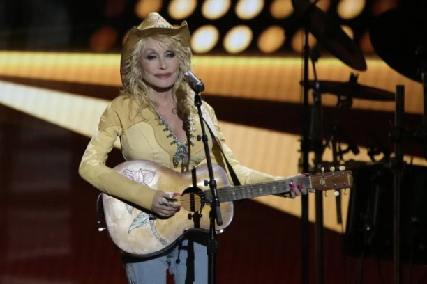 "AKO ON UMRE PRVI, NIKADA SE VIŠE NEĆU UDAVATI" Doli Parton održala obećanje Karlu do poslednjeg dana