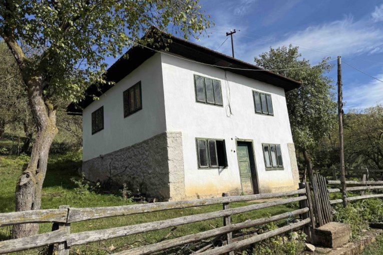 Rodna kuća Halida Bešlića