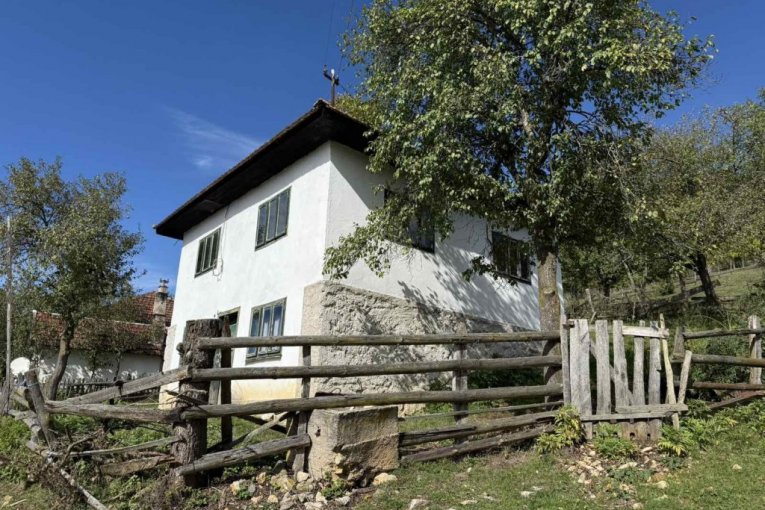 Rodna kuća Halida Bešlića