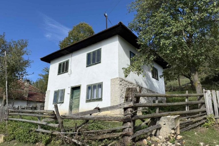 Rodna kuća Halida Bešlića