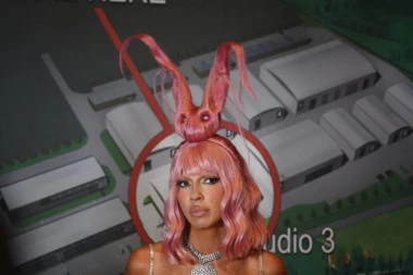 POVREĐENA JELENA KARLEUŠA! Samo se SRUŠILA u "Pinkovim zvezdama", nastao HAOS! (VIDEO)