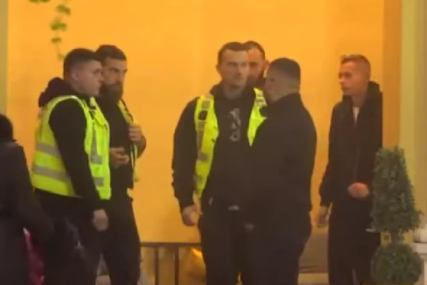 ASMIN ĆE BEZ DINARA IZAĆI IZ "ELITE": Pala mu roletna, pa SKOČIO na takmičara - obezbeđenje ga OPKOLILO u sekundi!