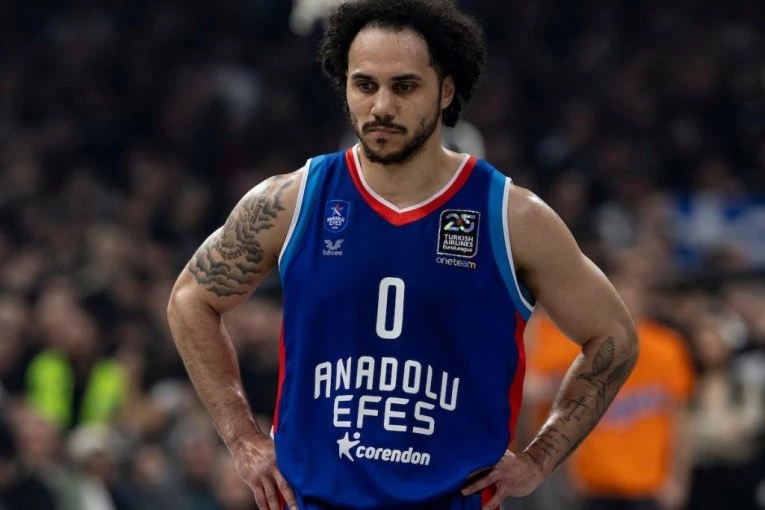 LARKIN ODUŠEVLJEN GROBARIMA: Nije lako kada imaš 20.000 ljudi, koji urlaju iz sveg glasa