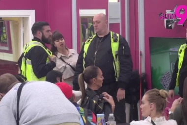 HITAN PREKID PROGRAMA, VODITELJKA NAPUSTILA EMISIJU! Neviđeno DIVLJANJE, PLJUVANJE i PSOVKE, ovo još niste videli! (FOTO)