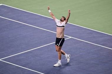 NOVAKOV PROTIVNIK NE ZNA KADA SE IGRA POLUFINALE! Hit reakcija najveće senzacije u Šangaju! (VIDEO)