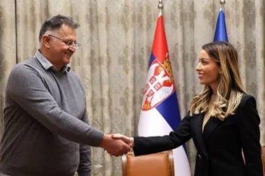 NAKON BEOČINA, JOŠ JEDNA INVESTICIJA "LAFARŽA" STIŽE U SRBIJU! Ministarka Mesarović potpisala ugovor, posao čeka 50 ljudi