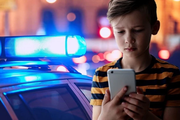 RODITELJI, OPREZ! Jezive poruke kruže društvenim mrežama - obratite pažnju sa kim vaše dete razmenjuje poruke!