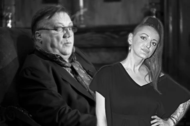 UMALO DA UMRU ISTOG DANA! Halida Bešlića i Donu Ares je povezivao čuveni hit, a njena majka mu se obratila pred smrt ovim rečima!