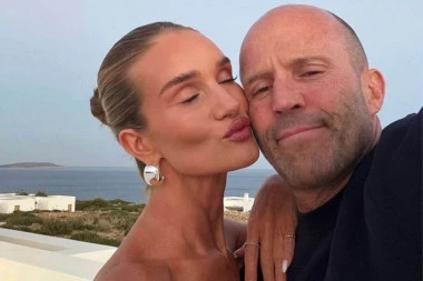 Ovi horoskopski znaci "PADAJU" na starije partnere: Dok drugi traže varnice, oni traže PLAMEN koji traje