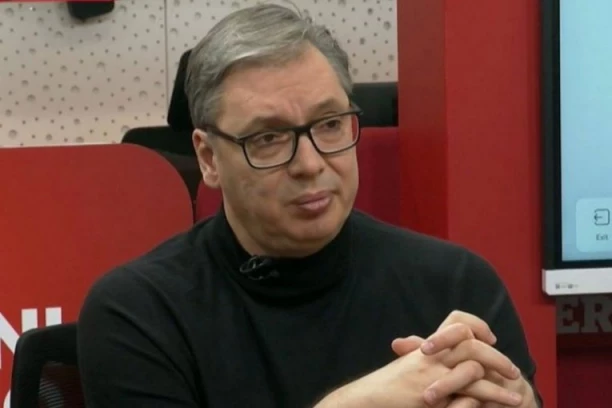 VUČIĆ POZVAO GRAĐANE DA GLASAJU ZA SRPSKU LISTU: Danas izađite u što većem broju da damo podršku Srbima s KiM!