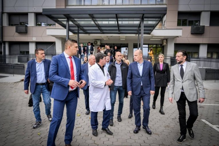 Lončar i Glušić obišli Opštu bolnicu