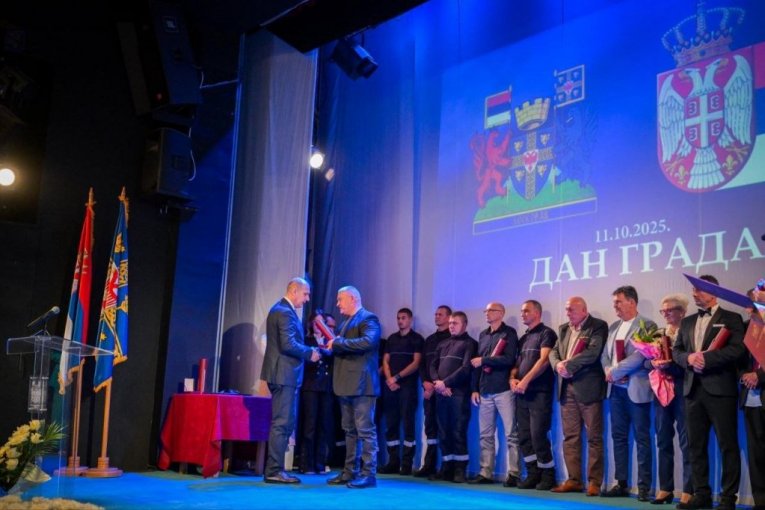 Zlatiboru Lončaru uručena Oktobarska nagrada