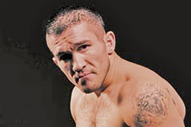 NAPADNUTI TAKSISTA PREPOZNAO TASMANIJSKOG ĐAVOLA: Povredio ga nožem zbog računa, pa pobegao!