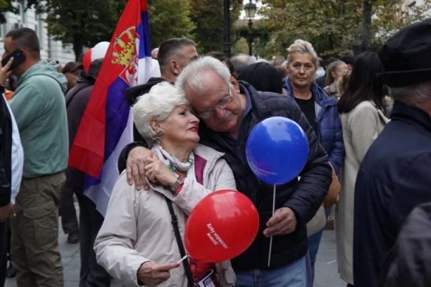 "KOSOVO JE MOLITVA KOJA NE PRESTAJE!" Ovo su najlepše slike s veličanstvenih skupova "Građani protiv blokada" u 200 gradova u Srbiji! (FOTO)