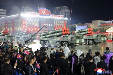 KIM PREDSTAVIO ORUŽJE KOJE JE UPLAŠILO ZAPAD! Svaka tačka na planeti mu je u dometu (FOTO,VIDEO)