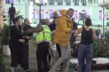 BRUTALNA MAKLJAŽA U ELITI! Hitan prekid programa, OBEZBEĐENJE razdvajalo PODIVLJALE takmičare!