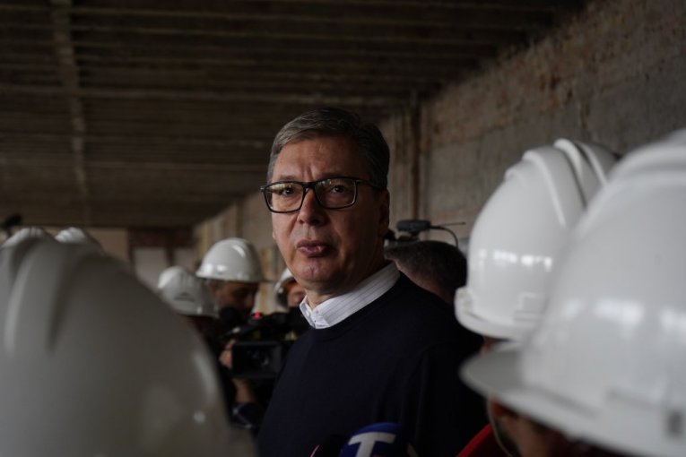 GLAVU GORE, UZ SRPSKU TROBOJKU! Vučić objavio emotivni snimak - poruka jasna! (VIDEO)