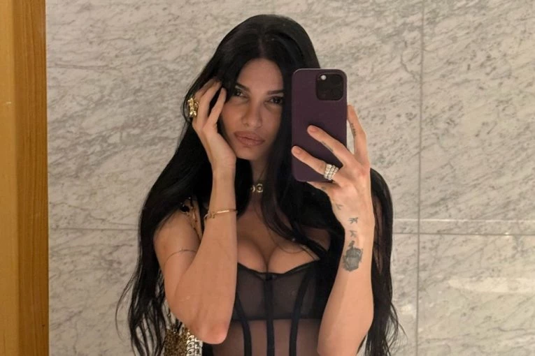 NAŠA MANEKENKA ČETIRI PUTA VADILA SILIKONE! Ovo ju je skupo koštalo!