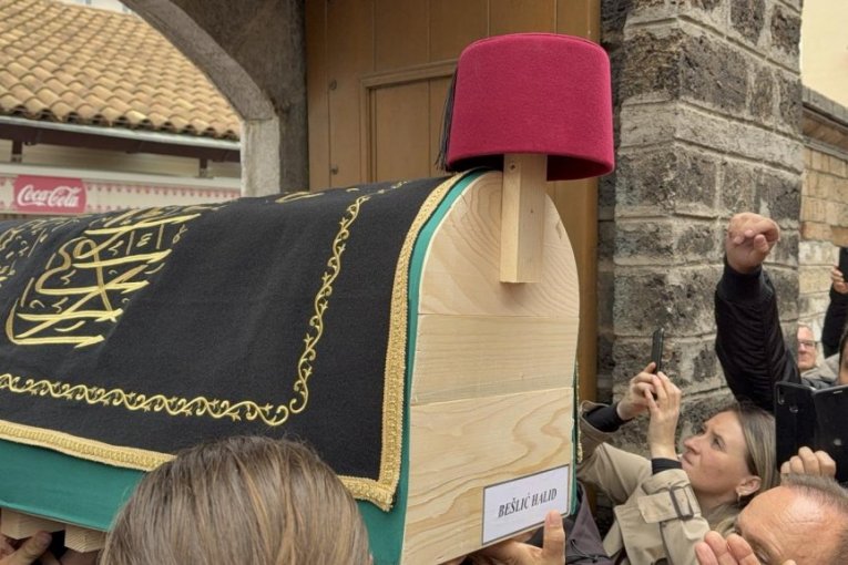 Halid Bešlić sahrana