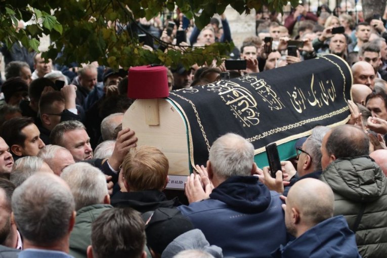 Dženaza za Halida Bešlića