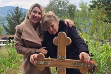 JOVANA JEREMIĆ ISPUNILA POSLEDNJU ŽELJU POKOJNOG OCA! S majkom posetila njegov GROB, reči kidaju dušu na komade! (FOTO)