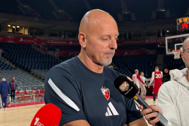 OBRADOVIĆ UTUČEN POSLE PORAZA: Mnogo je uticao izostanak Monekea!