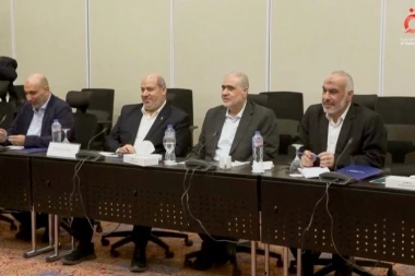 DRAMA U ŠARM EL ŠEIKU: Ovako su predstavnici Hamasa pristali na Trampov plan - ključnu ulogu odigrala OVA dva čoveka