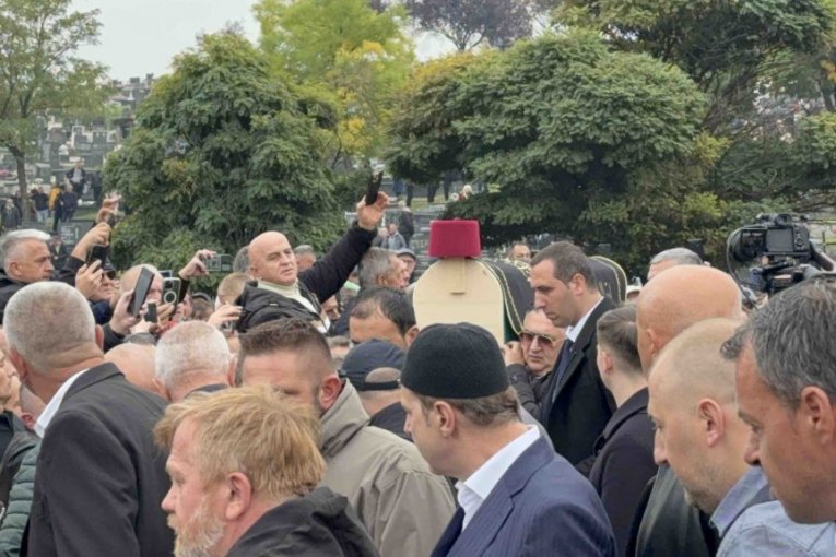 Halid Bešlić, sahrana