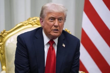 TRAMPOV SARADNIK NAJAVIO DRŽAVNI UDAR: Postoji plan za treći mandat, on je sredstvo božanske promisli