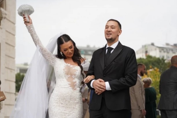 UROŠ ŽIVKOVIĆ OD ZARADE NA SVADBI KUPUJE JAHTU! Zaradio preko 150.000 evra!