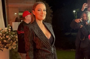 PRVO POJAVLJIVANJE ALEKSANDRE PRIJOVIĆ NAKON POROĐAJA! Pevačica otkrila kako je beba!