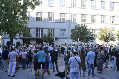 EVO ŠTA SE DEŠAVA SA PETOM BEOGRADSKOM GIMNAZIJOM: Oglasilo se Ministarstvo prosvete!