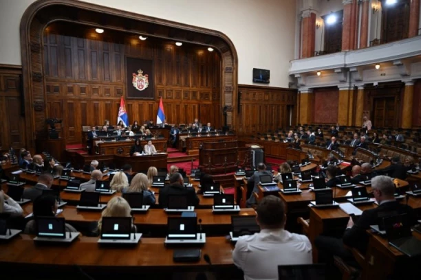 NASTAVLJENA SEDNICA SKUPŠTINA SRBIJE! Danas rasprava o tačkama dnevnog reda koje se odnose na međunarodne sporazume i finansijske ugovore