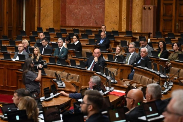 POSLANICI GLASAJU O 48 TAČAKA DNEVNOG REDA! Počela sednica Skupštine Srbije!