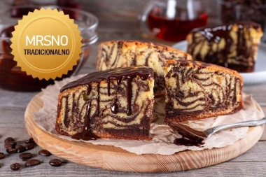 MRAMORNI KOLAČ IZ BAKINE SVESKE KOJI UVEK USPEVA: Jednostavan recept za porodičnu radost i savršen svetlo-tamni efekat