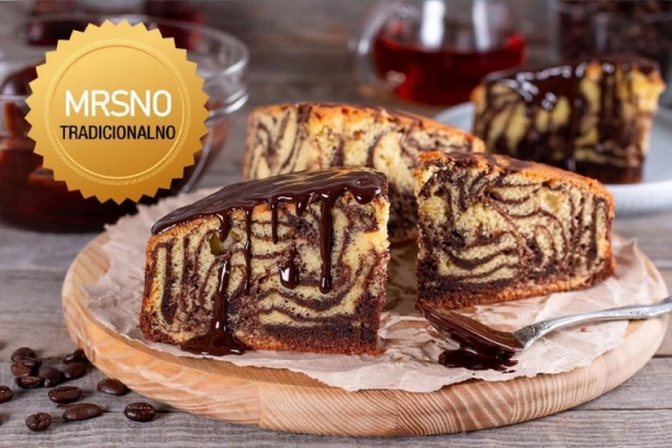 MRAMORNI KOLAČ IZ BAKINE SVESKE KOJI UVEK USPEVA: Jednostavan recept za porodičnu radost i savršen svetlo-tamni efekat