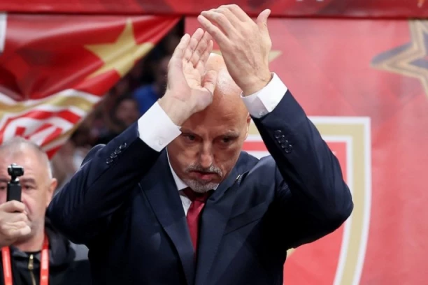 SAŠA OBRADOVIĆ PRVI PUT PRED DELIJAMA: Pogledajte doček u grotlu Arene (VIDEO)