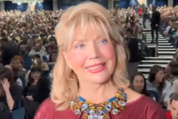 "BIO JE GROMADA": Suzana Mančić o sahrani Halida Bešlića i RADOSNIM vestima - JEDVA ČEKAM DA POSTANEM NANA! (VIDEO)