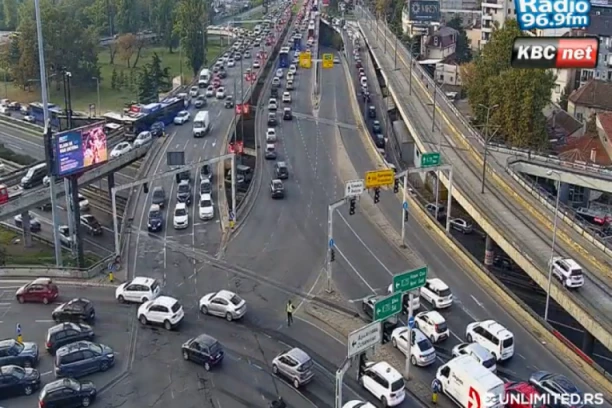 AUTOKOMANDA ĆE BITI KRCATA! Radovi na jednoj od najprometnijih soabraćajnica u Beogradu, menjaju se i trase prevoza!