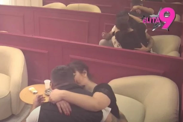 OPA! OSAMILI SE, PA SE DOHVATILI! Miljana uzjahala Alibabu pred kamerama - PLJUŠTE POLJUPCI! (GALERIJA)