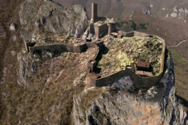 TVRĐAVA BOSANSKIH VELIKAŠA ZIDANA MLEKOM: U petoj epizodi "Izgubljeni gradovi Balkana" videli smo kako je nekad izgledao Samobor!