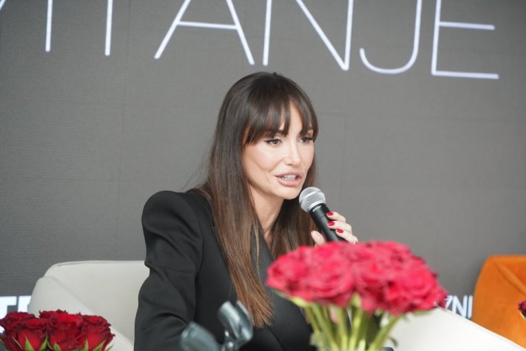 Emina Jahović u Sava centru