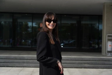 EMINA JAHOVIĆ KONAČNO PROGOVORILA O LJUBAVNIM STATUSU! Pevačica oktrila sve o novom dečku, pa se dotakla koncerta!