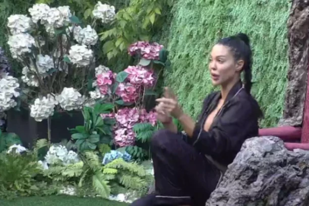 HOĆE LI ODABRATI LUKU ILI ASMINA?! Sve oči uprte u Maju Marinkoviću, priznala ISTINU! (VIDEO)