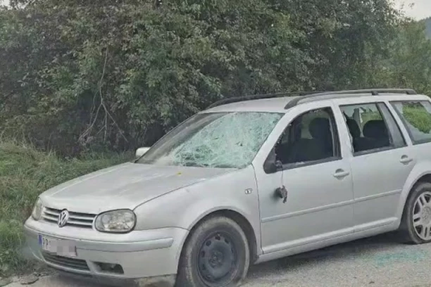 BIVŠA DEVOJKA MU IZ OSVETE DEMOLIRALA AUTOMOBIL! Stravičan slučaj u Prijepolju - LJUBAVNI JADI UZELI MAHA! (FOTO)